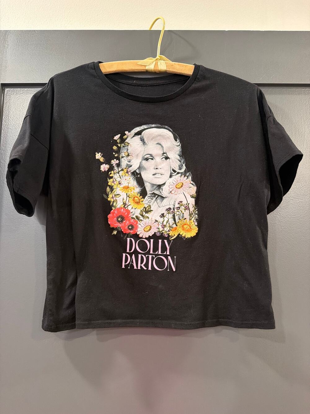 Wonder Nation Girls' Dolly Parton Floral Graphic Crewneck Short Sleeve T-Shirt